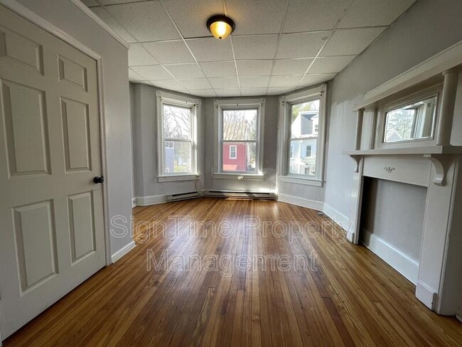 Primary Photo - 238 Summit Ave