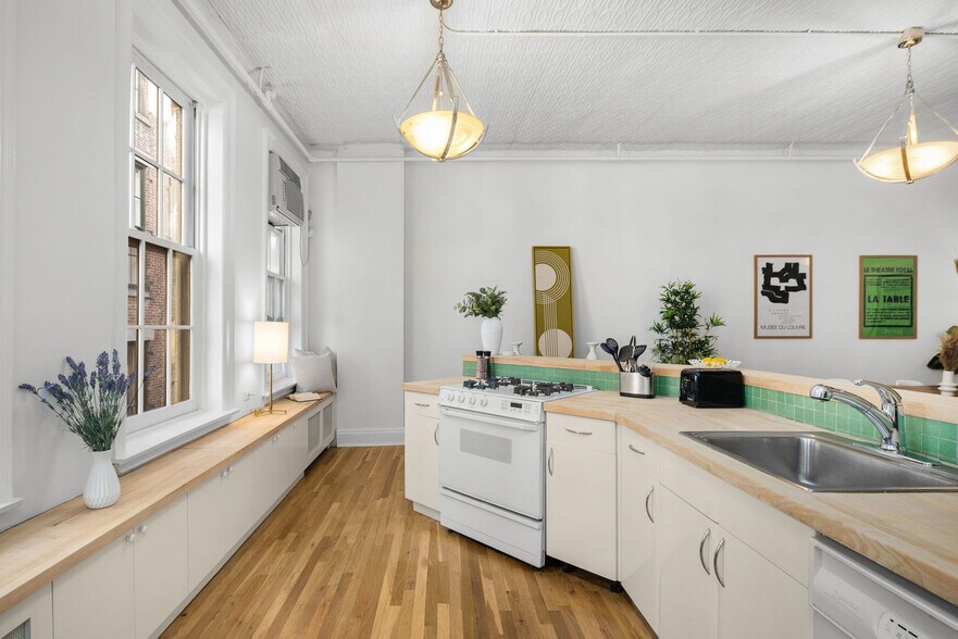 Building Photo - 508 Broadway