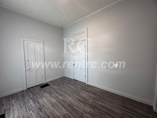 Building Photo - 708 Harmon-