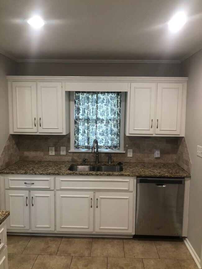 Building Photo - 4113 Acacia Dr