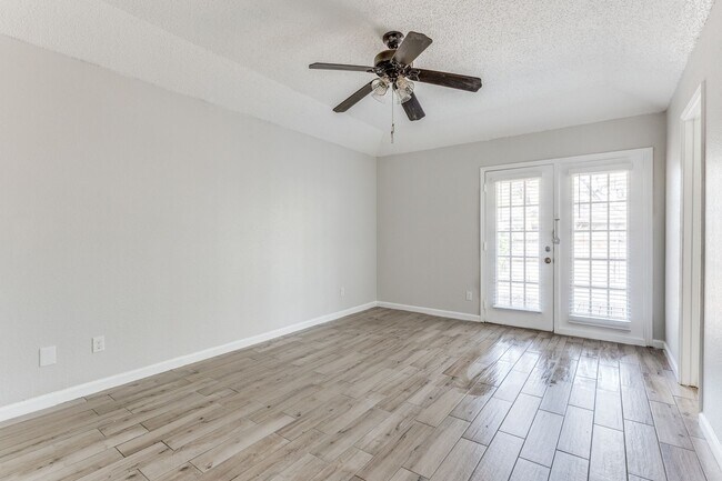 Building Photo - Easy Access to Highways with this 3BR in A...