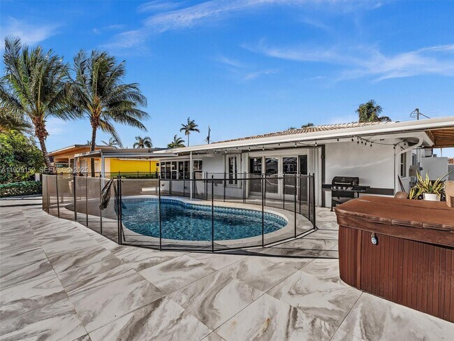 Building Photo - 440 SE 8th Ave