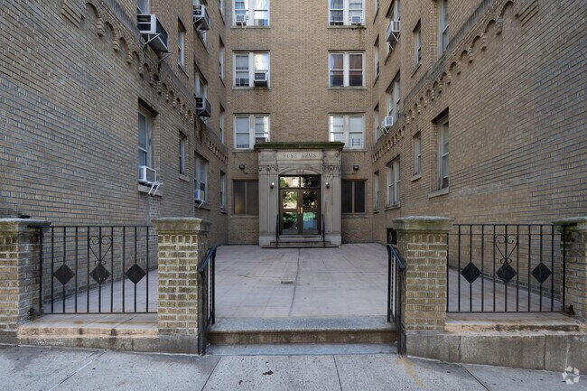 Building Photo - Rose Arms