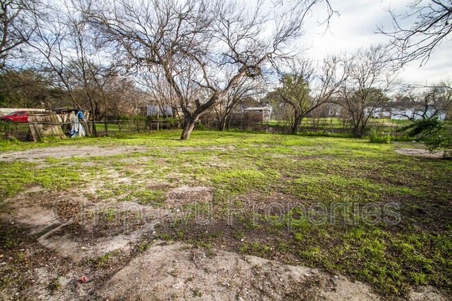 Building Photo - 936 Poinsettia St