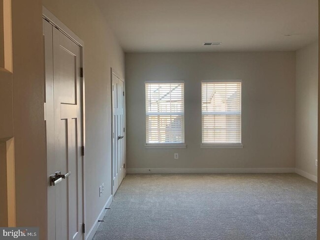 Building Photo - 14036 Sunrise Valley Dr