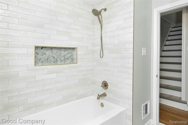 Building Photo - 1197 Catalpa Dr