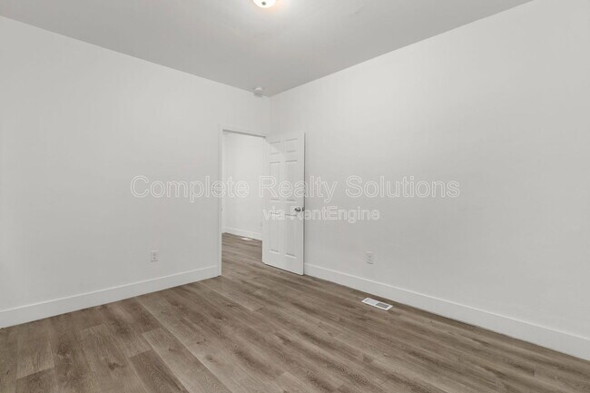 Building Photo - 3702 Meramec St