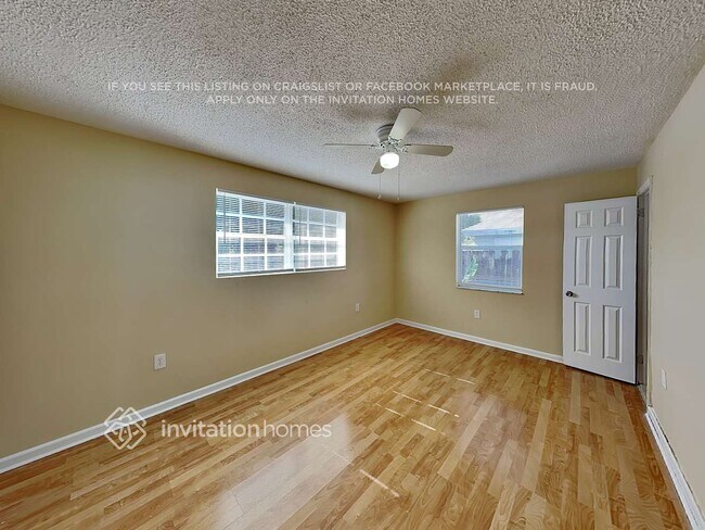 Building Photo - 2522 Holly Rd