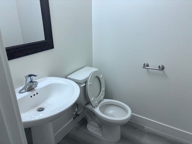 Building Photo - 4bd | 2.5 Bath | 2 Car Detached Desert Canyon Townhome Now Available