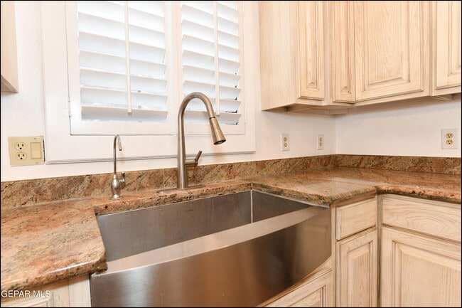 Building Photo - 7318 Corona Del Sol Dr