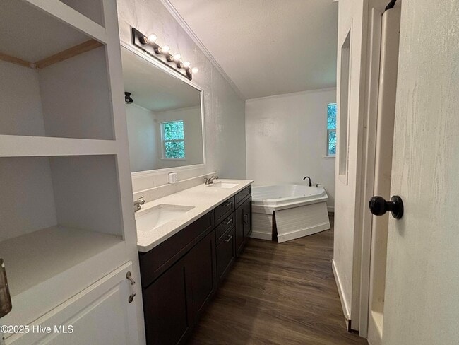 Building Photo - 180 Quails Cove