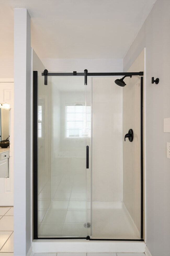 Building Photo - **UPDATED BRENTWOOD HOME THAT DOESN'T FEEL LIKE A RENTAL**