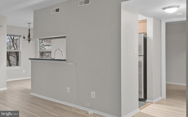 Building Photo - 1700 Ascot Way