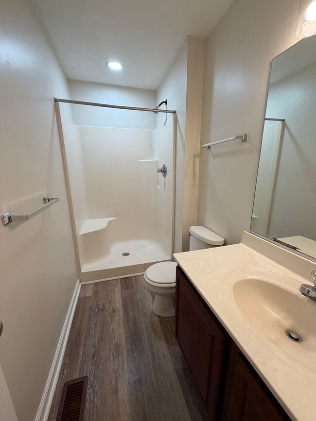 Building Photo - Long Point