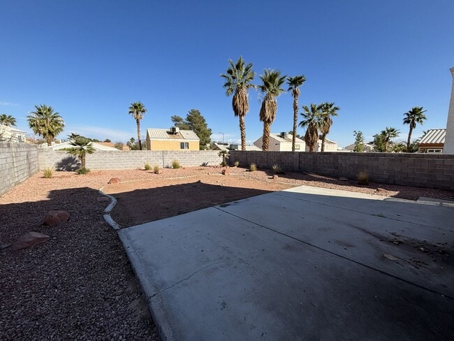 Building Photo - Charming 3Bed/2.5Bath/2Car home located in Summerlin