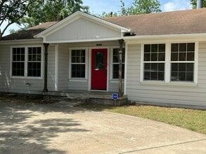 Building Photo - 1313 Casa Vale Dr
