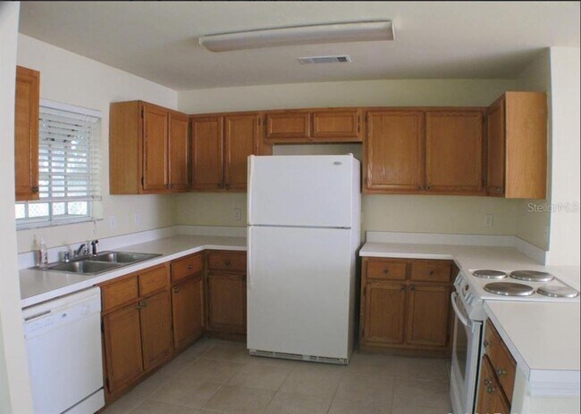 Building Photo - 5205 SW 97th Dr