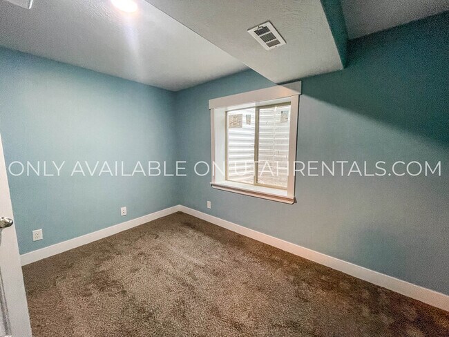 Building Photo - 4552 Long Way