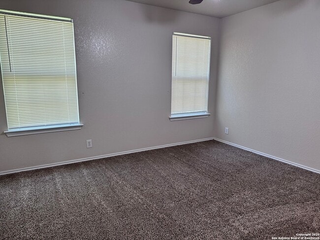 Building Photo - 139 Arrow Oaks