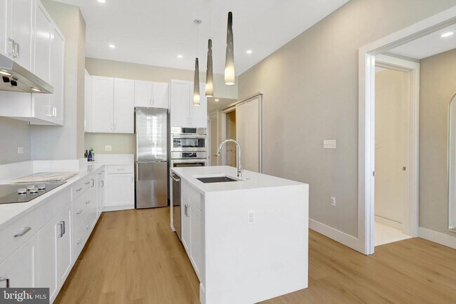 Building Photo - 801 N Fairfax St