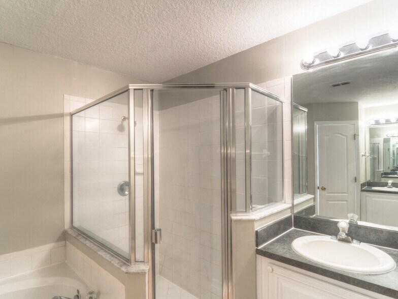 Building Photo - 313 Johns Glen Dr