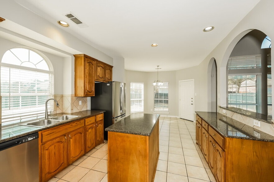 Building Photo - 301 Cold Water Dr