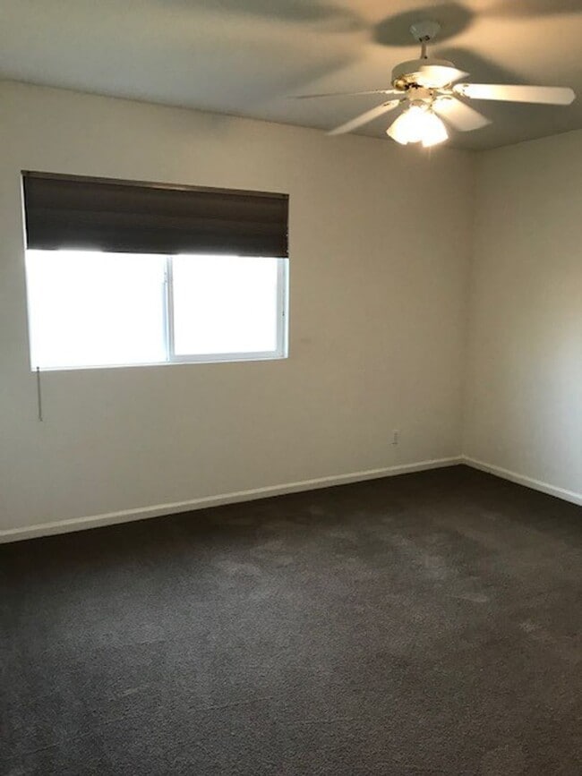 Building Photo - Home Sweet Home!  Adorable 3/2 Single Stor...