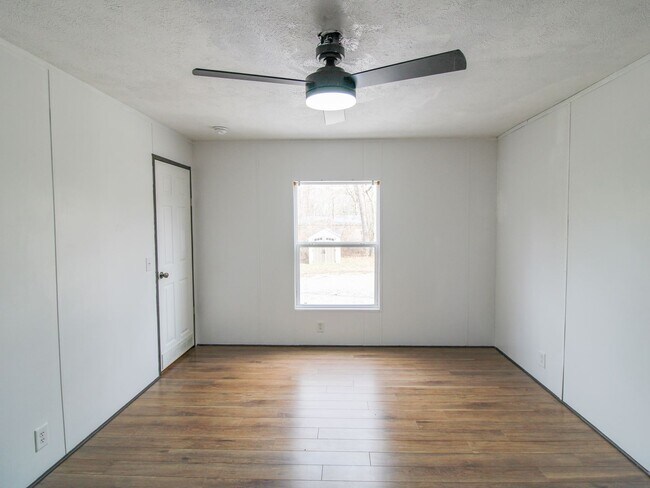 Building Photo - Nice home on a wooded lot! Minutes from Athens!