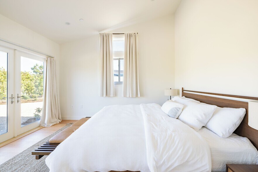 Building Photo - 6726 Wandermere Rd