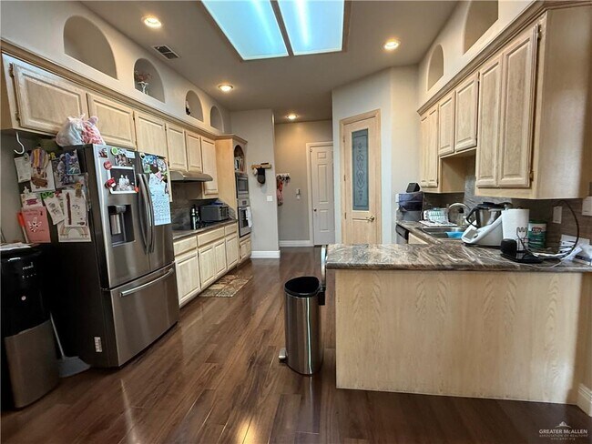 Building Photo - 31 N 5th St