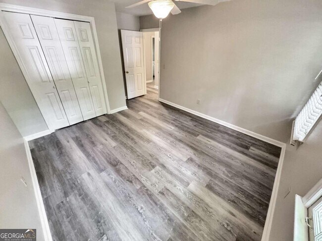 Building Photo - 4051 Coyte Dr