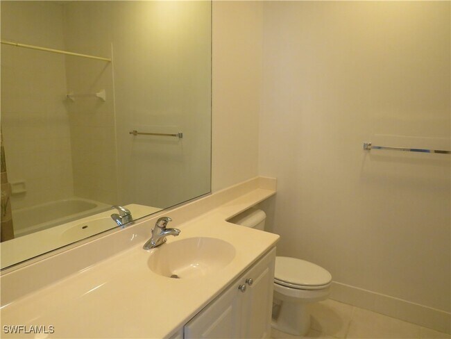 Building Photo - 6198 Towncenter Cir
