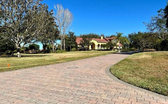 Building Photo - 9561 Lavill Ln