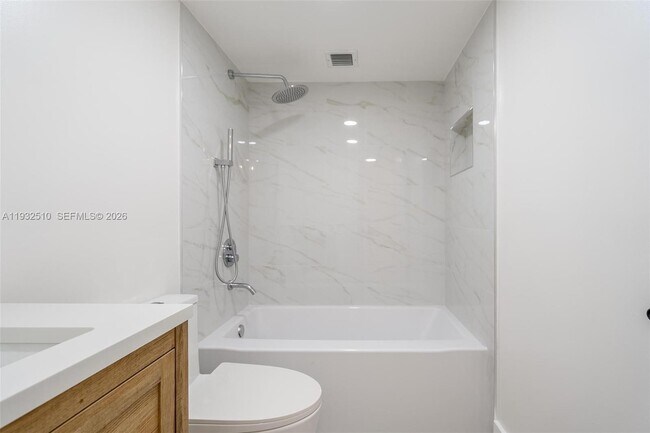 Building Photo - 8708 SW 79th Pl