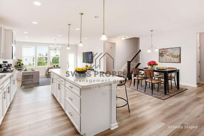 Building Photo - 12281 Rooster Tail Dr