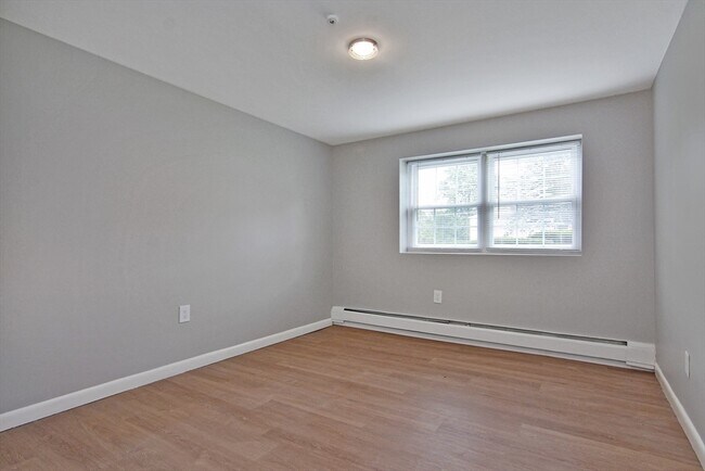 Building Photo - 7-47 Edgelawn Ave