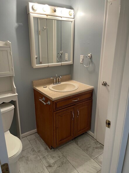 Building Photo - 4709 Croftshire Dr