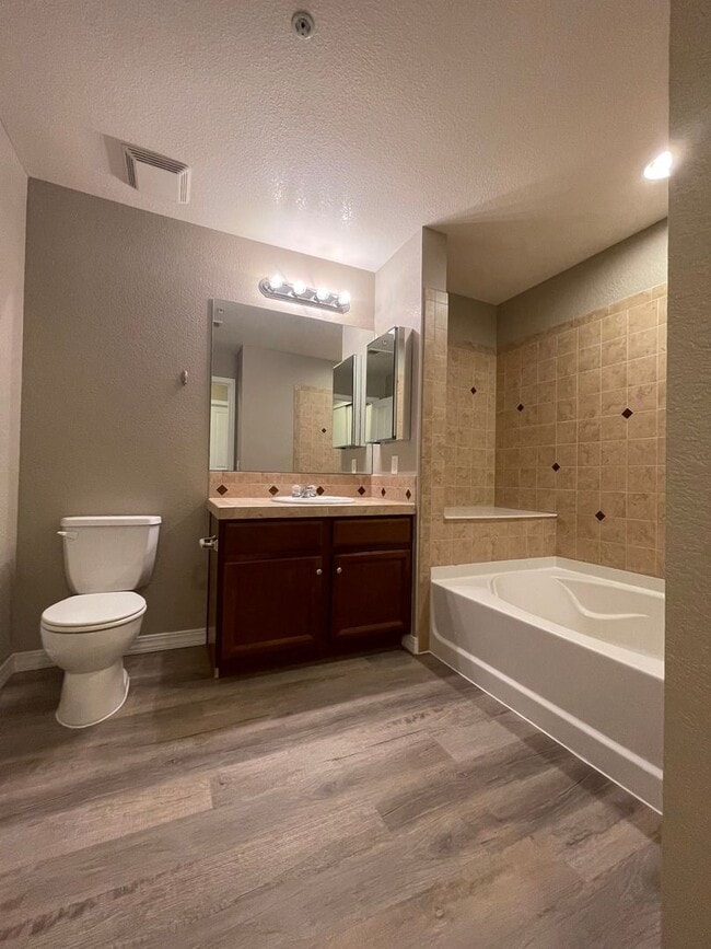 Building Photo - 2133 Krisron Rd