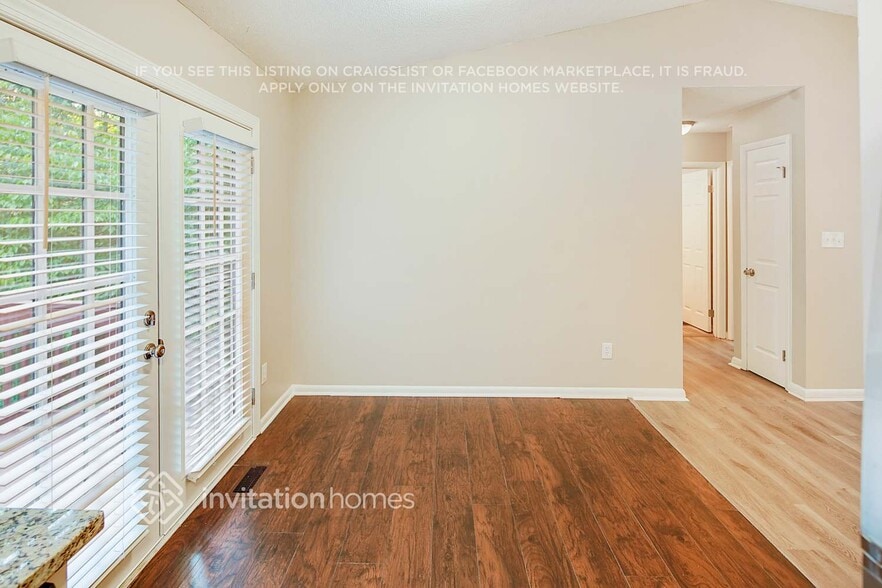 Building Photo - 4952 McAlpine Ln