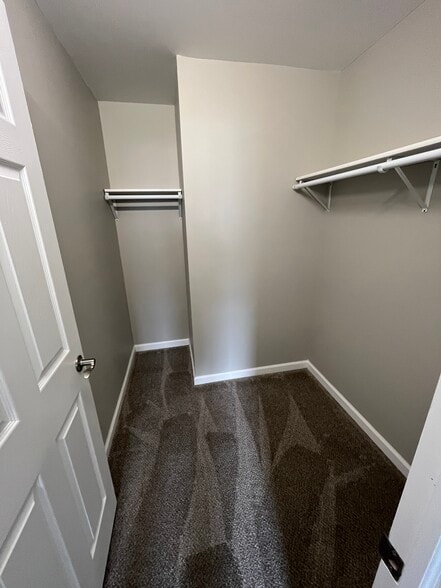 Building Photo - 118 Burgundy Dr