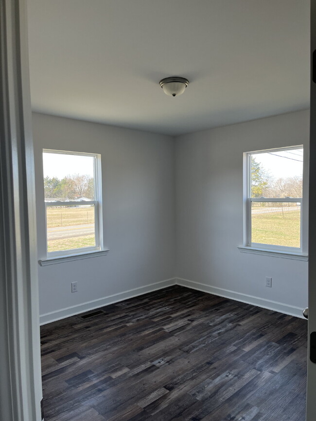 Building Photo - 9155 Concord Rd