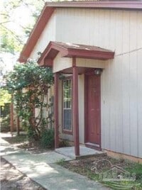 Building Photo - 533 Petros Cir