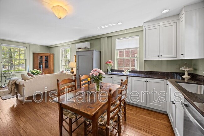 Building Photo - 55 Gadsden St