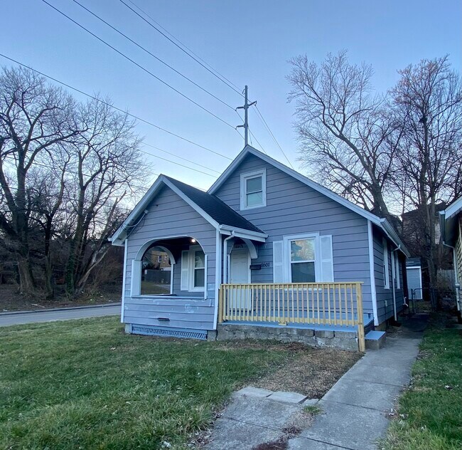 Primary Photo - 1601 Minion Ave