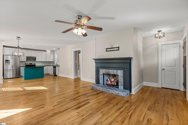 Building Photo - 309 Briarcliff Dr