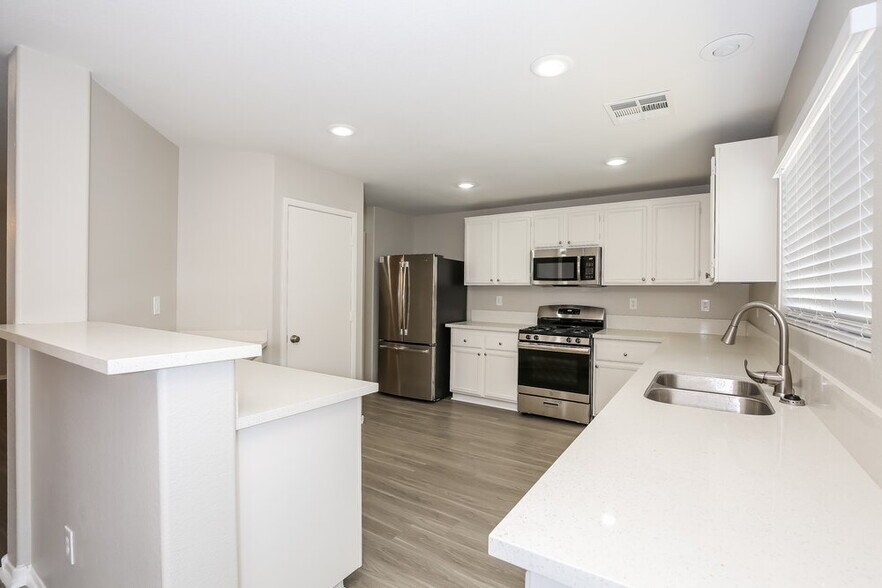 Building Photo - 8616 Dodds Canyon St