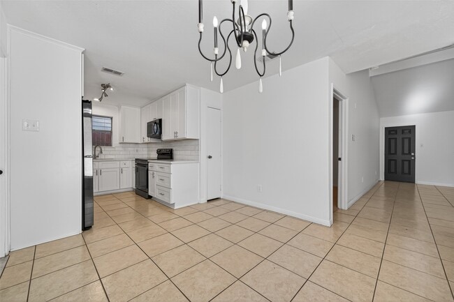 Building Photo - 2603 Shady Bayou Ln