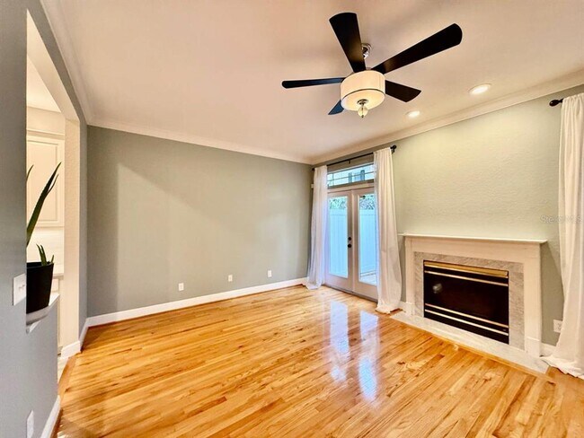 Building Photo - 2920 W El Prado Blvd