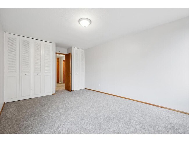 Building Photo - 4029-4014 14th Ave S