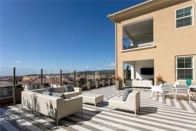 Building Photo - 27 Sorrel